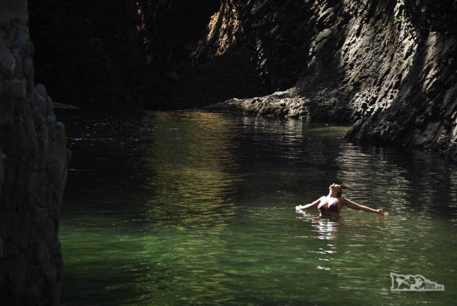 Agradecendo aos céus a beleza do Parque Nacional Radal Siete Tazas, no centro-sul do Chile